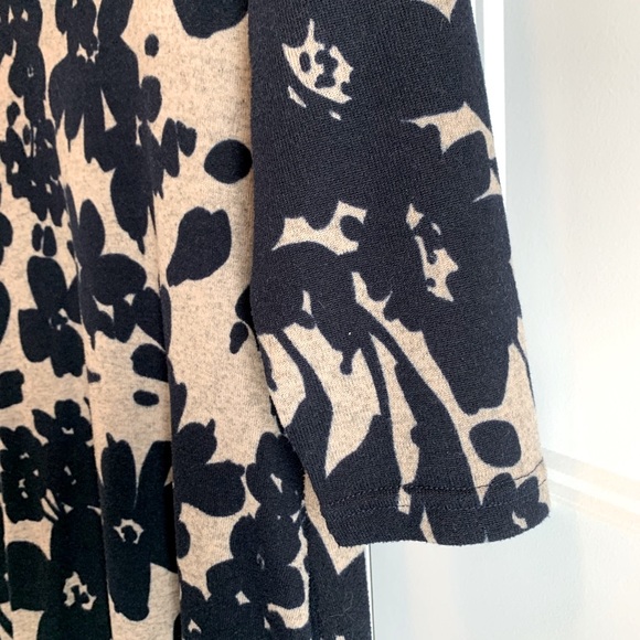 Papillon Floral Tunic Dress 🇨🇦 - Picture 3 of 8